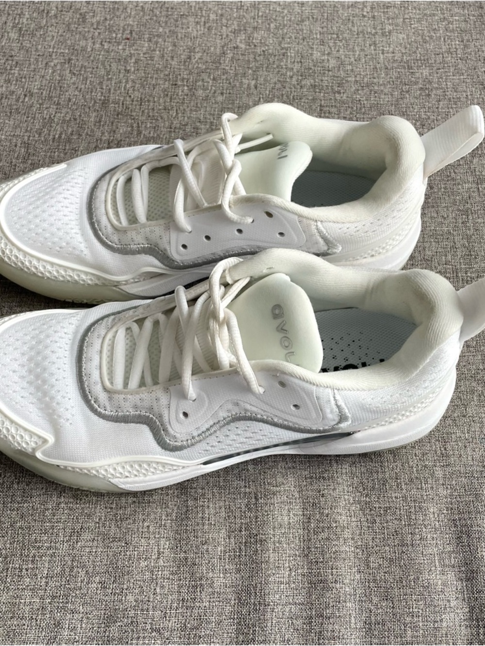 Avoli Women's Volleyball Sneakers in White